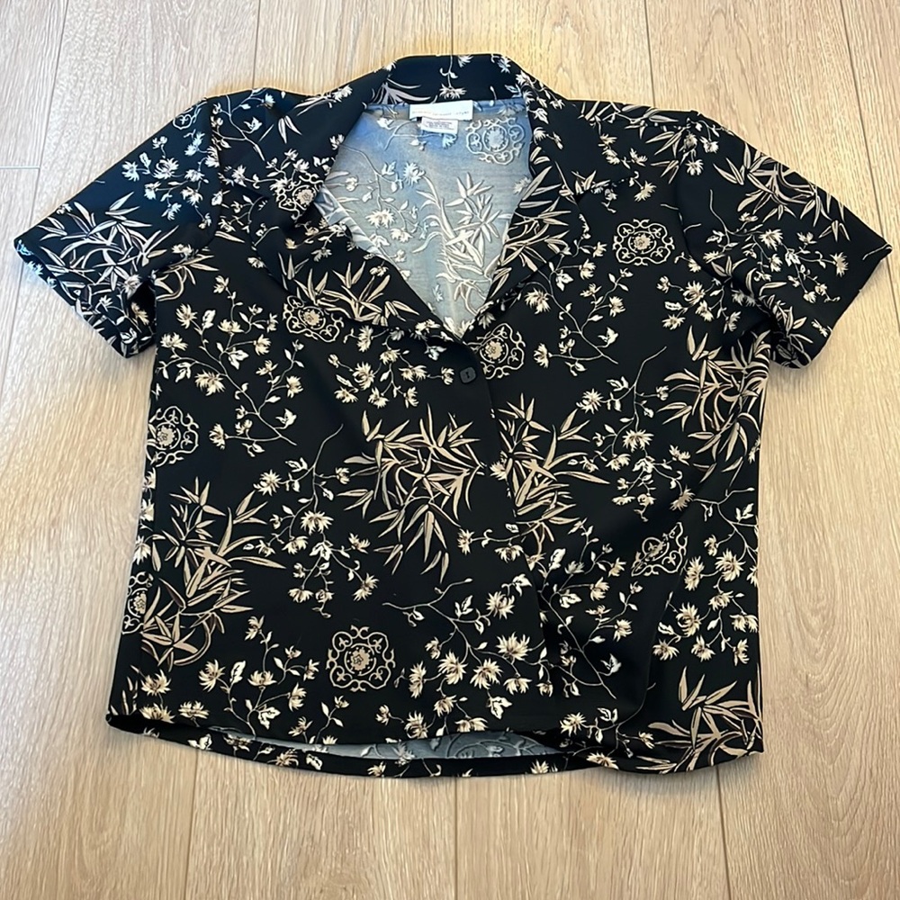 Susan Graver Large Button blouse